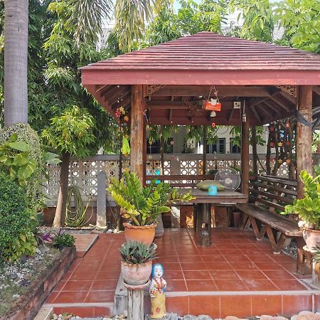 Samiya Guesthouse Bang Saen Exterior photo