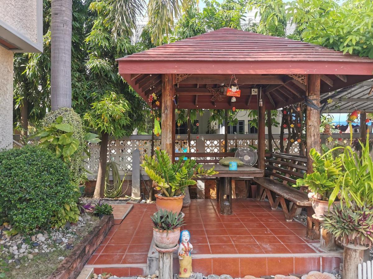 Samiya Guesthouse Bang Saen Exterior photo